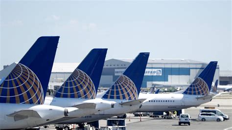 United Airlines Pilot Posted Nude Pictures Of Flight Attendant Lawsuit Says Miami Herald