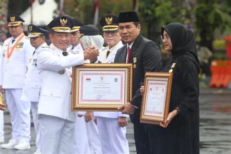 Bupati Wonogiri Terima Satyalancana Karya Bhakti Praja Nugraha Dan Raih