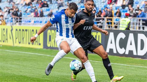 Acad Mica Perde Em Casa Fc Porto B E Agrava Crise De Resultados