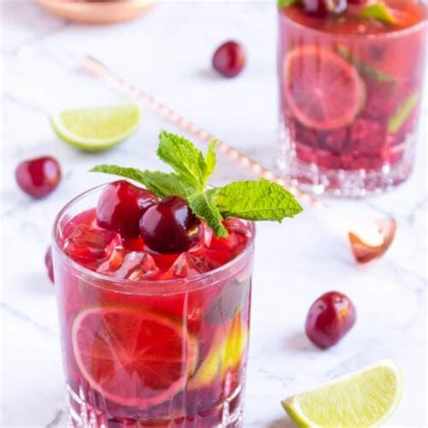 12 Easy Christmas Mocktails For The Holidays The Mindful Mocktail