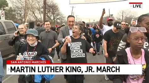 Share Your Photos Hundreds Of Thousands Take Part In Largest Mlk March