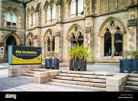 Mcmanus museum dundee hi-res stock photography and images - Alamy