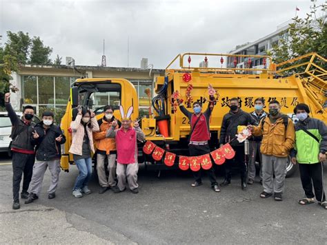 中市環保局資源回收再利用 布置創意垃圾車向民拜年 台灣華報