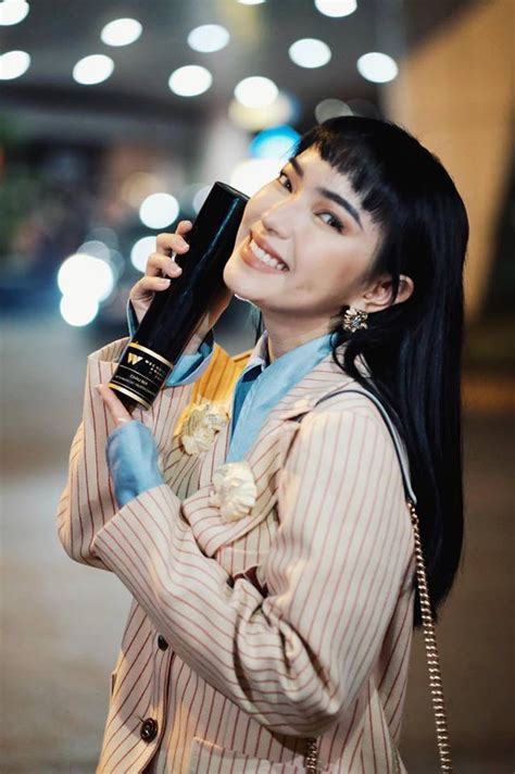 Tích cực khoe ảnh hồi bé dàn hot girl này khẳng định điều Gen đẹp đã ăn vào máu thì thời