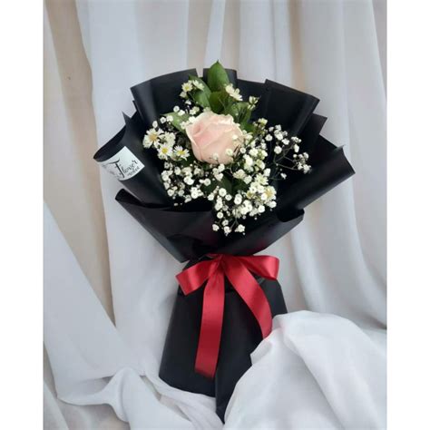 Jual Flower Medan Buket Bunga Asli Mawar Merah Pengantin Wisuda Snack