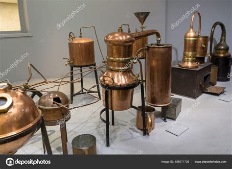 Distiller for the production of perfume water, the copper metal vat, a museum piece — Stock ...