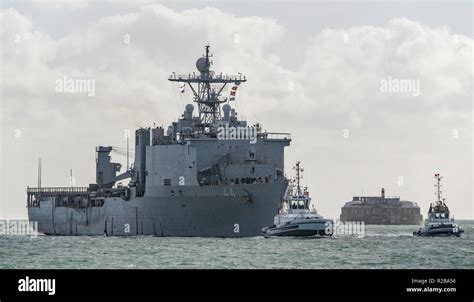 Whidbey island class dock landing ship hi-res stock photography and ...