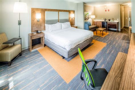 Holiday Inn Express And Suites Cleveland West Westlake An Ihg Hotel