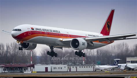 D Tek Taag Angola Airlines Boeing Er At Warsaw Frederic