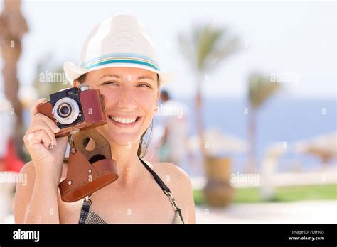 Bikini Body Old Fotos Und Bildmaterial In Hoher Aufl Sung Seite Alamy