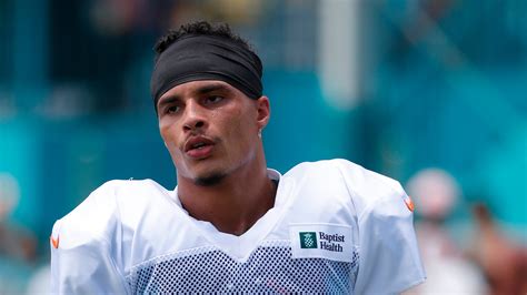 Kenny Stills Criticizes Dolphins Owner Over Trump Fund Raiser The New