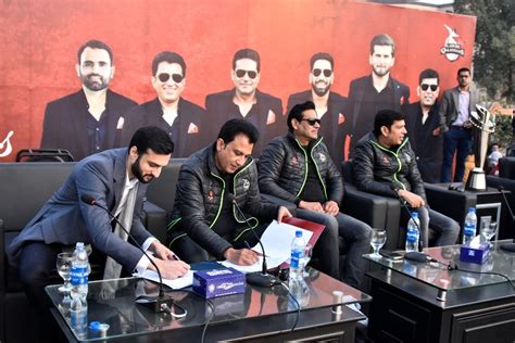 UMT and Lahore Qalandars Sign MoU - UMT