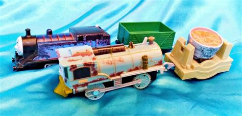 Set Of 2 Thomas The Train Trackmaster Motorized Trains And Carts Works Video