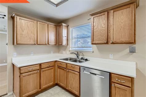 Builder Grade Oak Kitchen Cabinets Things In The Kitchen