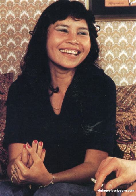 Asian Nympho Masturbates With A Bottle Gets Pounded In A Hot Vintage Scene CoedCherry