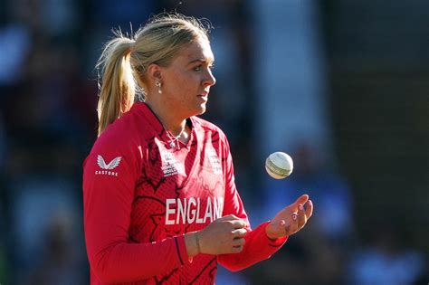 Sarah Glenn England Desperate To Win T20 World Cup