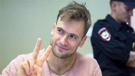 Pussy Riot Mitglied Pjotr Wersilow Nach Angeblicher Vergiftung Wieder Wach