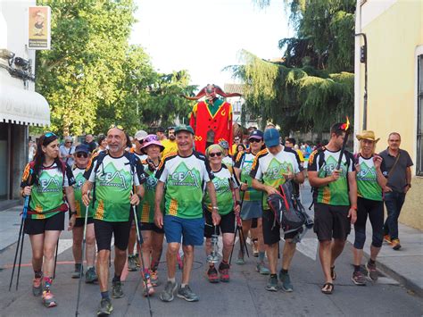La foguera de Sant Joan a Cerdanyola s'encén amb el foc de la flama del