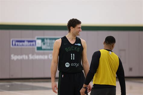 In Photos Bucks Shootaround Ahead Of Clippers Matchup Photo Gallery