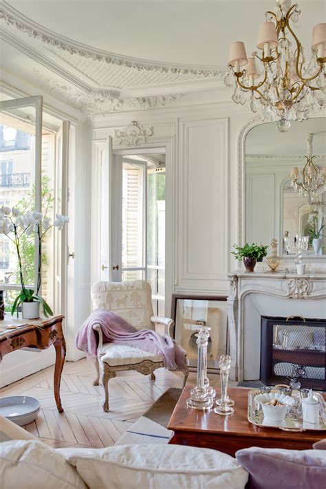 {french interiors} A Vintage Elegant Parisian Apartment