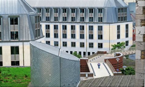 Les annexes du Palais de Justice la passerelle de la Principauté