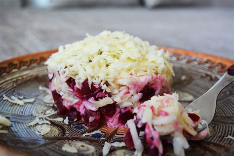 Salata De Pui Sfecla Rosie Si Cascaval Deliciu De Weekend