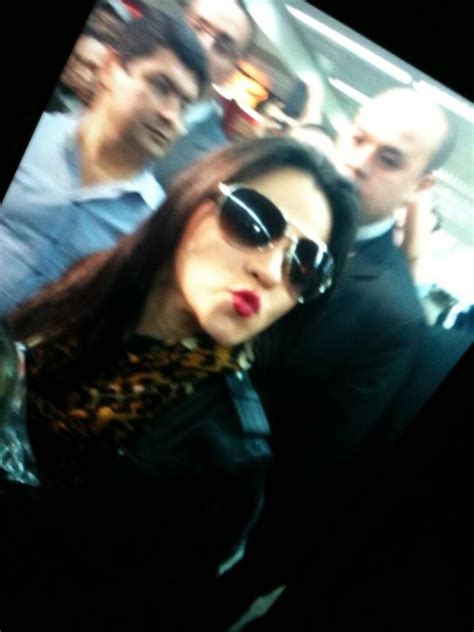 Maite Perroni Desembarcando No Aeroporto De Guarulhos Em S O Paulo