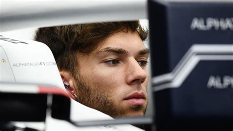 F Pierre Gasly Firma Con Team Alpine Nyck De Vries Con Alphatauri