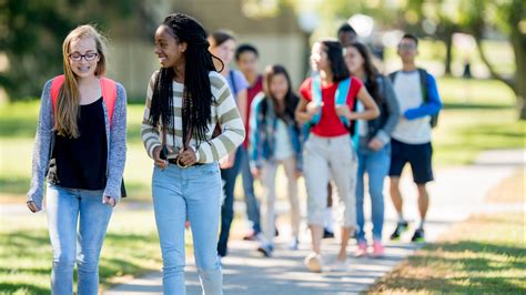 Pourquoi Est Ce Si Compliqué De Faire Marcher Nos Enfants Vers Lécole