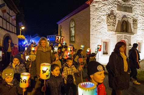 Martinszüge In Bad Honnef Die Laternen Leuchten Wieder