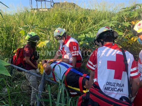 Volcadura En Carretera Nacional En Montemorelos Reportan Personas