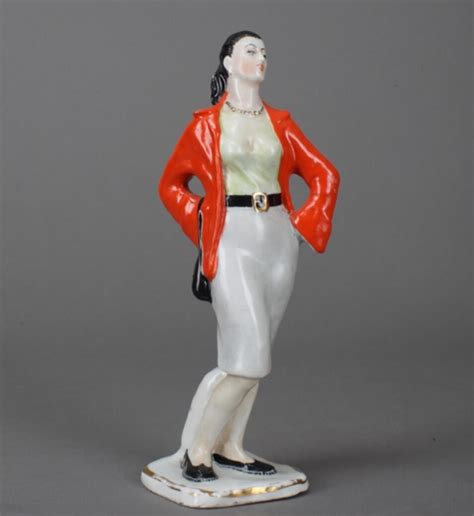 Советские красавицы в виде статуэток