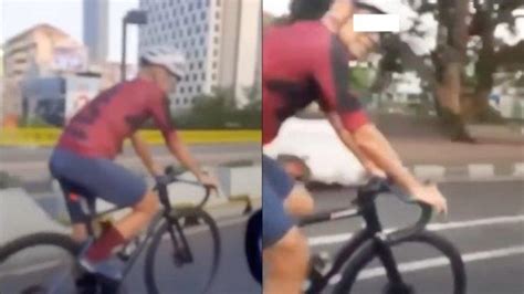 Viral Video Aksi Pesepeda Nekat Gowes Di Jalan Raya Ngeyel Ditegur