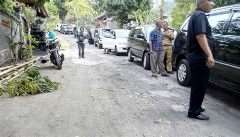 Nusabali Kerusakan Jalan Dikeluhkan Wisatawan