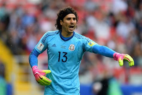 Guillermo Ochoa Nuevo Jugador Del Standard Lieja