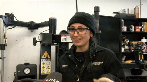 Why Nanaimo Woman Who Found A Naked Man In Her Trunk Is Glad It Was Her