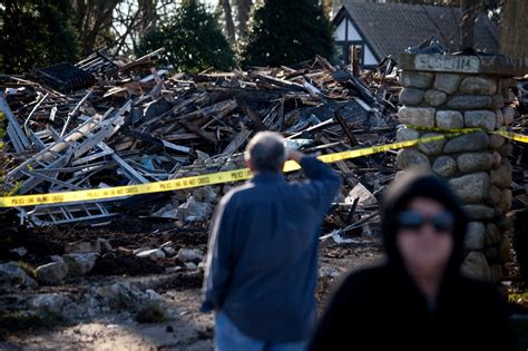 After Fatal Fire In Stamford A House Is Demolished The New York Times