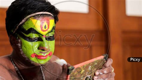 Kathakali Makeup And Costume | Saubhaya Makeup