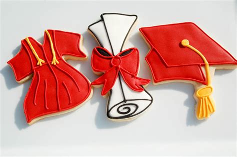 Graduation Cookies Gown Cap And Scroll In 2021 Graduation Cookies Graduation Desserts