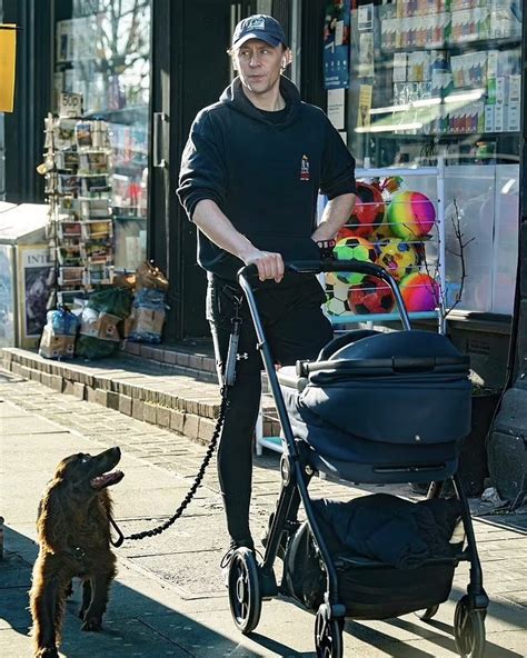 Tom Hiddleston strolling with Bobby and Baby Hiddleston | February 22 ...