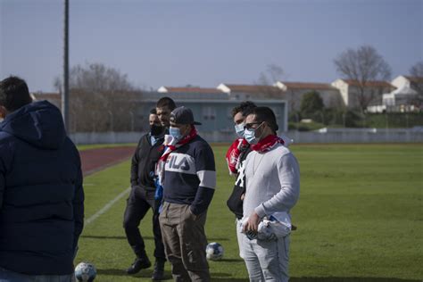 Presen A Da Brigada Da Cidadania No Treino Do Clube Desportivo Santa Clara