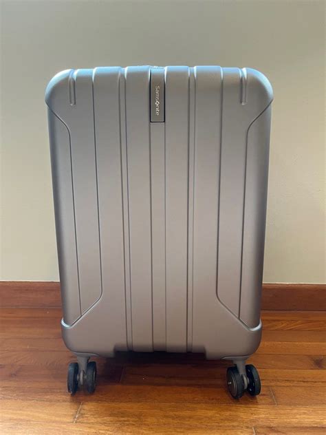 Samsonite NIAR SPINNER 57 20 Suitcase Brand New Hobbies Toys Travel