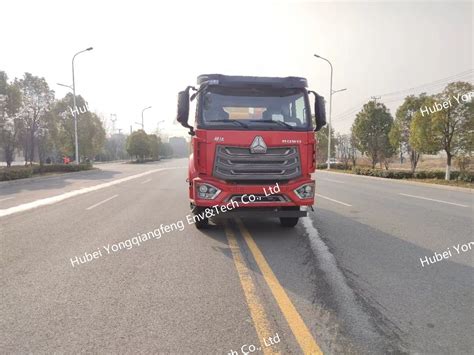 L L Howo Dongfeng Heated Asphalt Bitumen Spraying Road