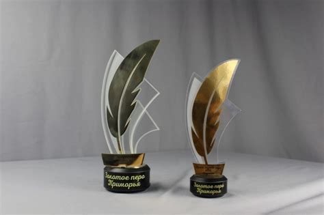 Приморские мастера делают награды для победителей "Золотого пера ...