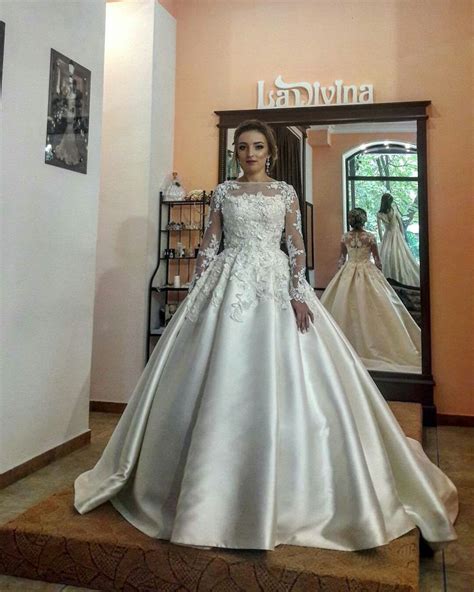 Pin By Fatmaoztrk On Gelinlik Gowns Formal Dresses Ball Gowns