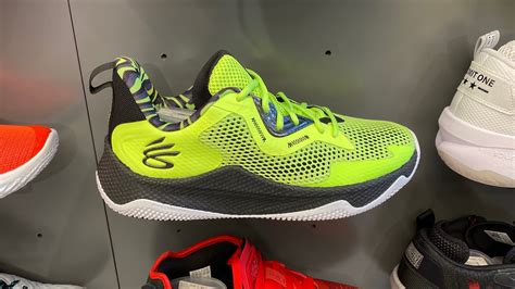 Under Armour Curry Hovr Splash 3 Limeblack Style Code 3026891 300