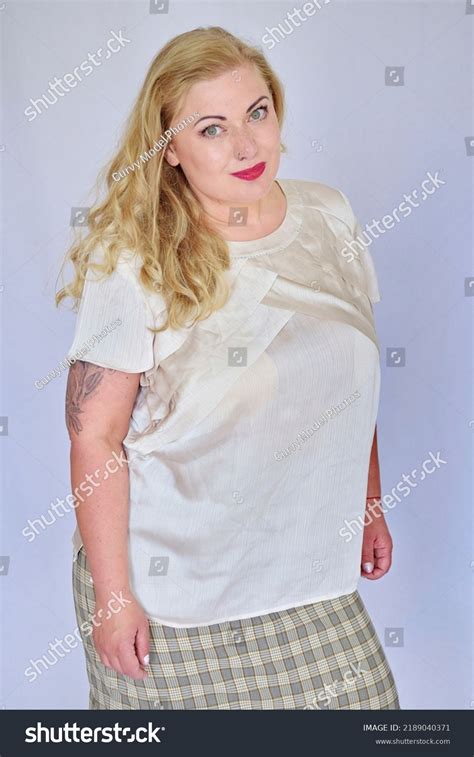 Blonde Curvy Pinup Model Tattos Wearing Stock Photo 2189040371 Shutterstock