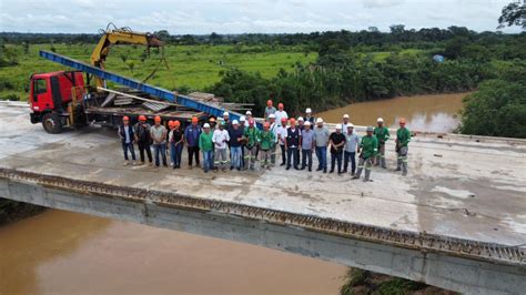 Dois lados da ponte do anel viário de Brasileia Epitaciolândia se