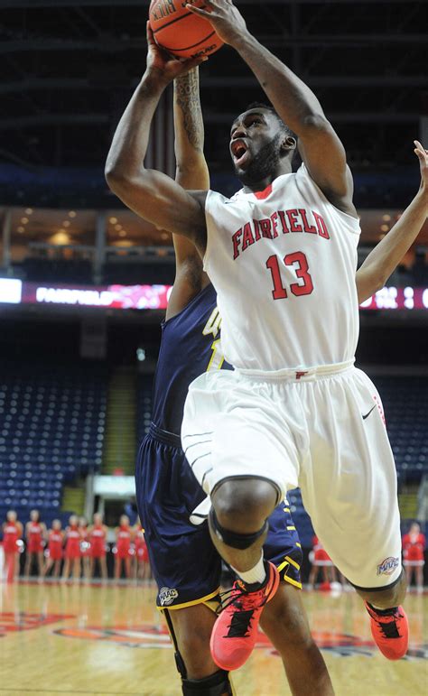 Quinnipiac Defense Stops Fairfield