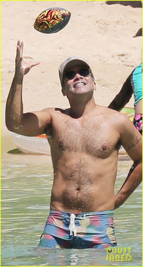 Jessica Alba Lounges In A Bikini With Shirtless Cash Warren Photo Bikini Cash Warren